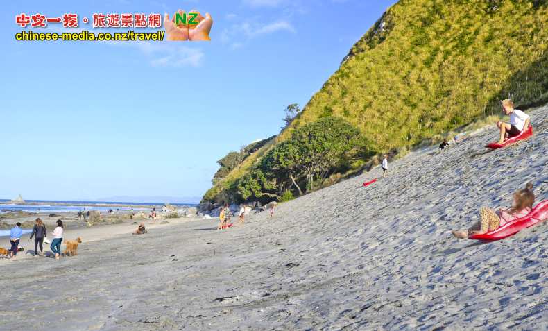 Mangawhai Heads Beach 芒格懷角海灘 Sentinel Rock 哨兵岩