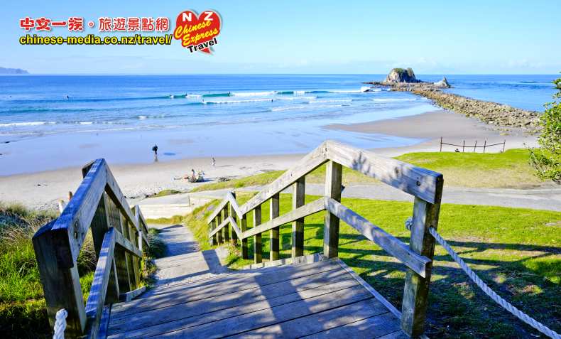 Mangawhai Heads Beach 芒格懷角海灘 Sentinel Rock 哨兵岩